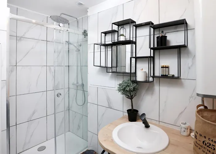 Le Repere Du Gentleman 카르카손